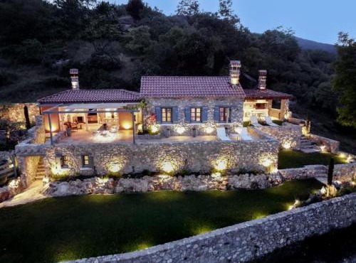 Kriari forest & sea view luxury cottage in Póroi