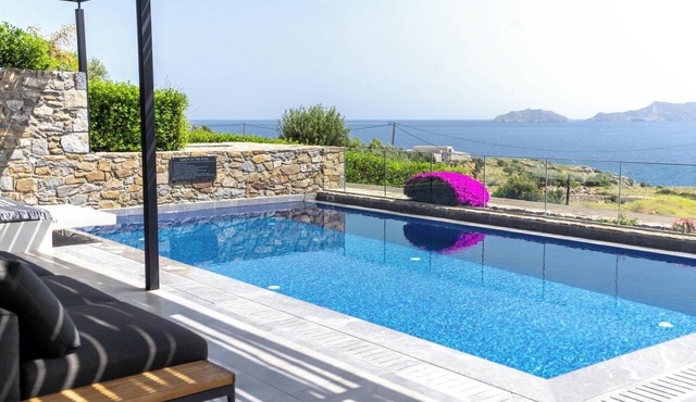 Kumo Villa III - Luxe Coastal Escape with Sea Views in Rethymno