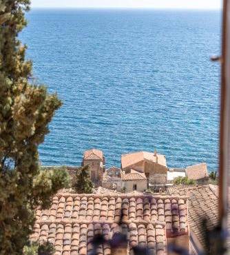 Kyklamino Castlehouse in Monemvasia