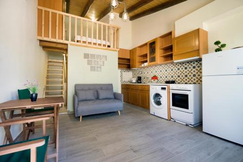 Kyriaki's Traditional Loft in Galatás