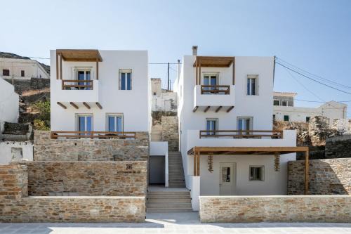 Kythnos Blue - Suite 4 Luxurious, Sea Front in Loutra