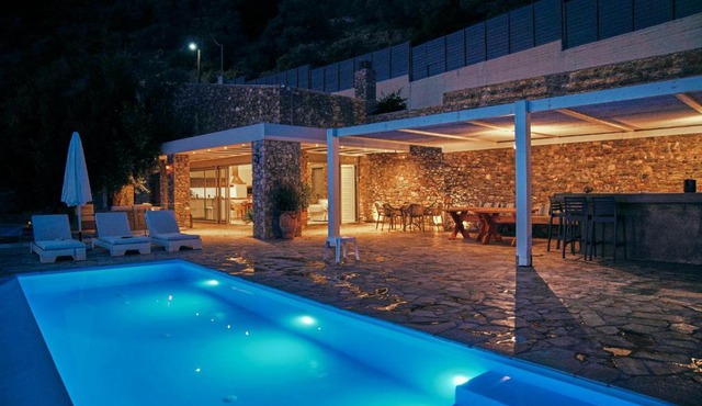 La Bella Villa - Clifftop Infinity Pool & Sunsets in Melínta
