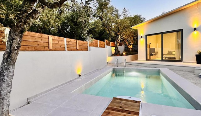 La casa di Bei-peaceful and secluded retreat with private pool- By Villa Mana Gers in Dhrákas