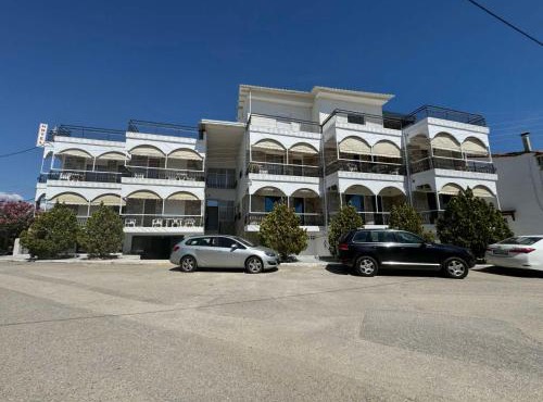 Laki Hotel in Nea Plagia