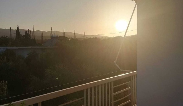 Large, bright vacation apartment right by the sea in Koroni