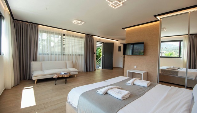Lazar Lux Suites - Ammoudara in Agios Nikolaos