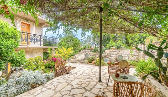 Lefkas Apt in Gaios with 1 bedrooms and 1 bathrooms in Gaios