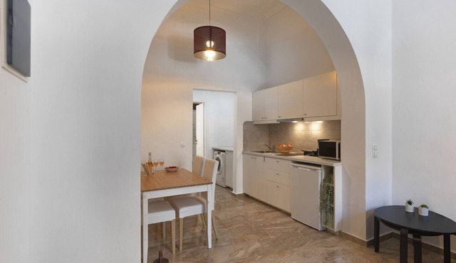 Leontiou 22 0R · 2BDR affordable apartment with a in Athens