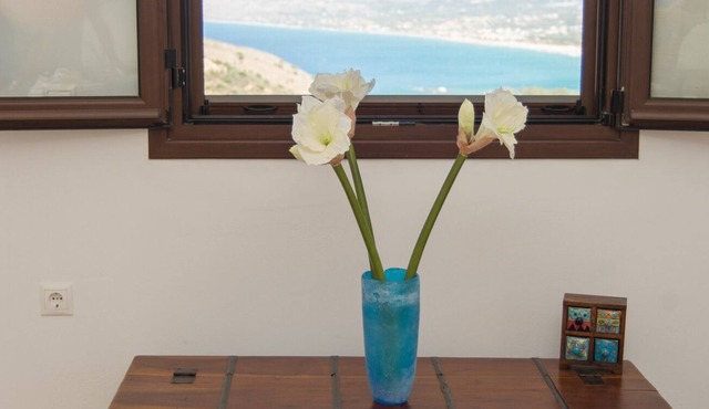 Loquat - Private Hilltop House with Sea and Mountain View in Chania