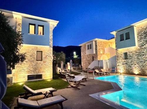 Luminous Luxury Apartments in Limenas