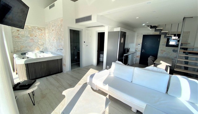 Luxurious Sea view Apartment with Jacuzzi in Νέος Μαρμαράς