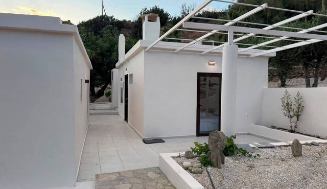 Luxury Beachfront Villa Almyriki | Private Beach Access in Ierapetra
