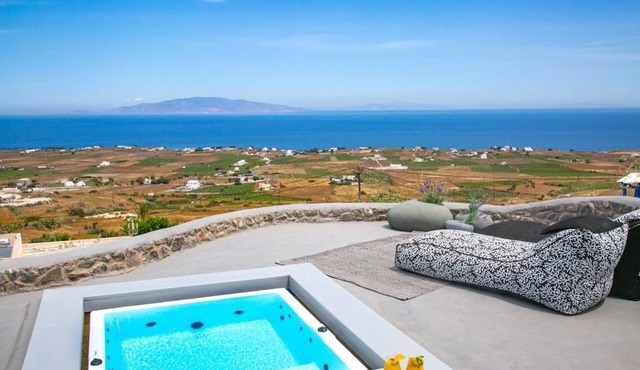 Luxury Santorini Villa | Villa Elysian Dyo | Private Hot Tub | Air Conditioning in Oia