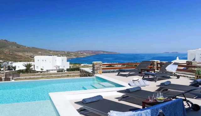 Luxury White Villa w Private Pool in Mikonos in Mykonos