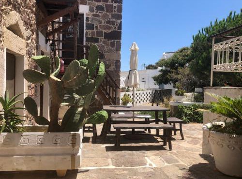 Machi's House Historic Stay in Plaka Village with Private Parking in Plaka Milou