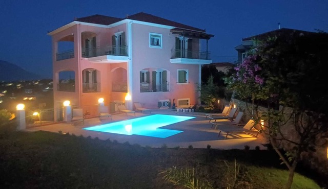 Magnificent Family Residence Private Pool In Perfect Kefalonian Village Setting in Lakithra