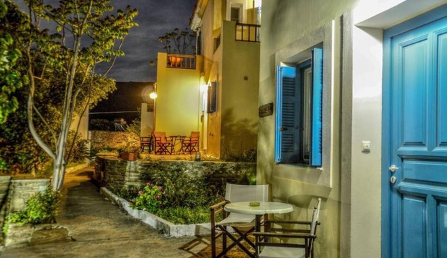 Mainades Studio - Evrypyli Serene Escape in Andros in Menites