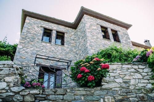 Manolies in Mouresi