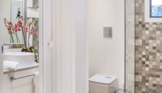 Mareggio Exclusive Residences & Suites in East Mani