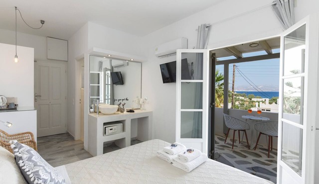 Margarita Studios Ambelas in Paros