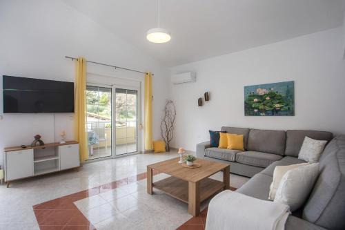 Margerita 2 bedroom apartment in Asgourou