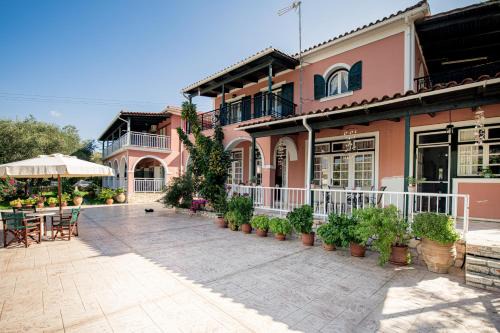 Maria Studios in Keri
