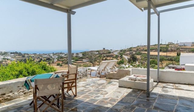 Marino's Country House 1 Apartment with Sea View, Wi-Fi, and Air Conditioning in Sifnos