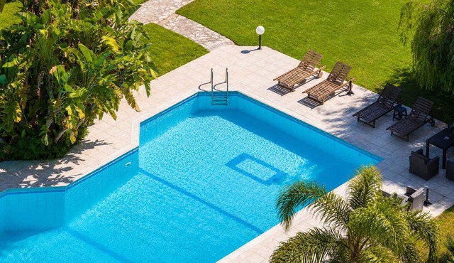 Megusta Apartments Selianitika - Poolside Escape in Selianitika