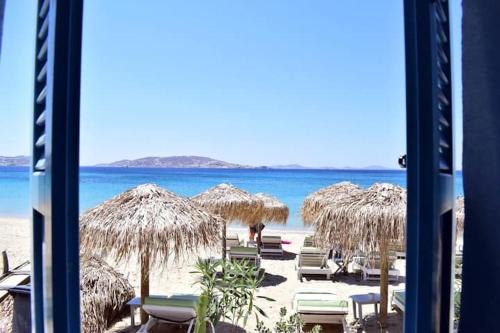 Meltemi beach house by opus in Agios Stefanos