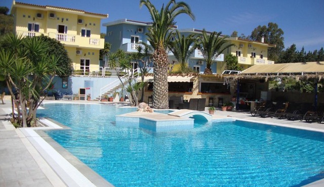 Meraki Apartments and Studios in Tolo