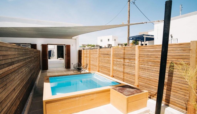Mesanto Luxury Suites in Megalochori