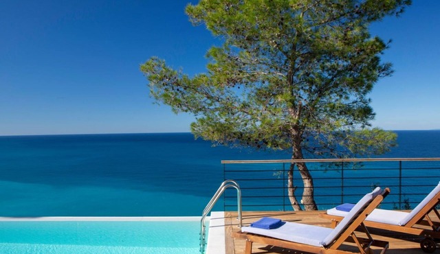 Milos Bay Villas- Brandneue moderne Villa mit spektakulärem Blick auf den Stran by Interhome in Vafkeri