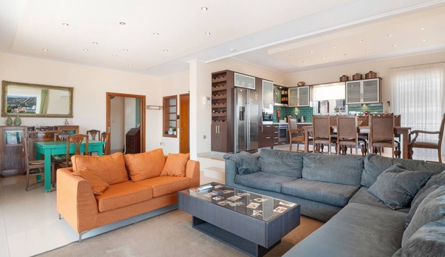 Modern apartment near Athens and the coast in Keratea