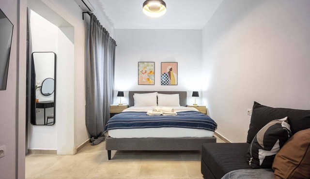 Modern Studio | King Bed & Work Corner in Athens
