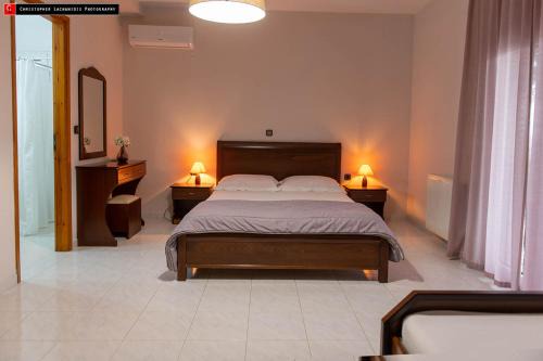 Mokos Rooms in Perdika