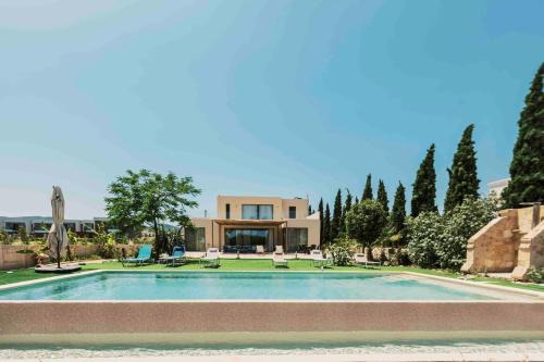 Mythica Luxury Villa in Yennadhion