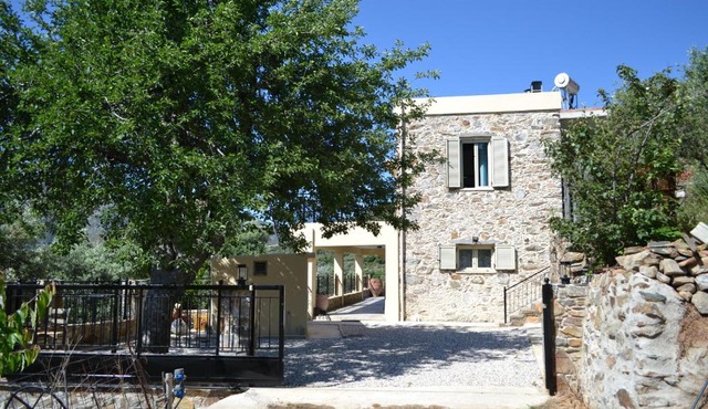 Natura House in Límni