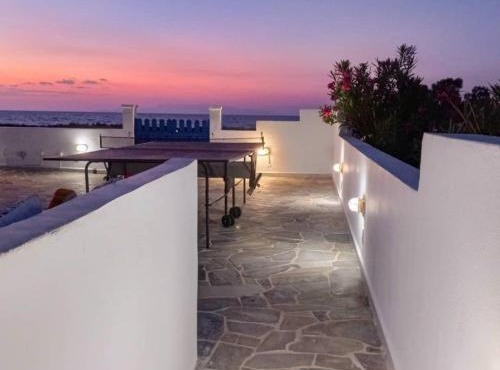 Nautilus Beach House in Paradisi