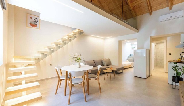 Neilis - Modern Retreat in Central Kalamata in Kalamata
