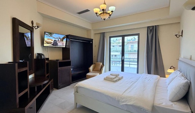 Neos Kosmos New Times APT in Athens