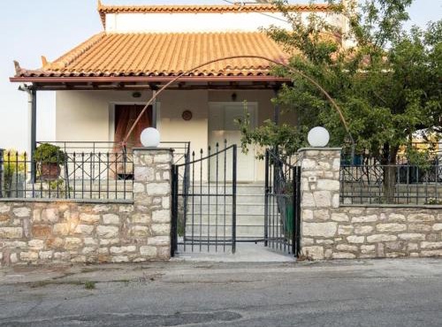 Neromilos Harmony - Roussis Residence in Nerómilos
