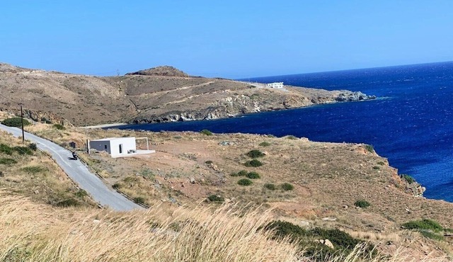Newly built, chic and cosy home with breathtaking sea view ideal for escape. in Paximada OSMAES Karystos