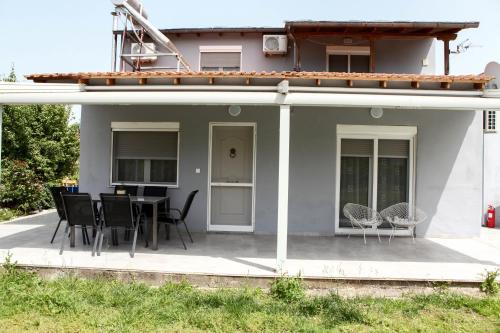 Nicole Fresh Apartments in Keramoti