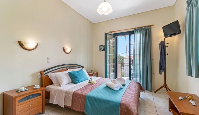 "Nikoleta 1" Apartment with Ocean View, Terrace, and Wi-Fi in Lefkada