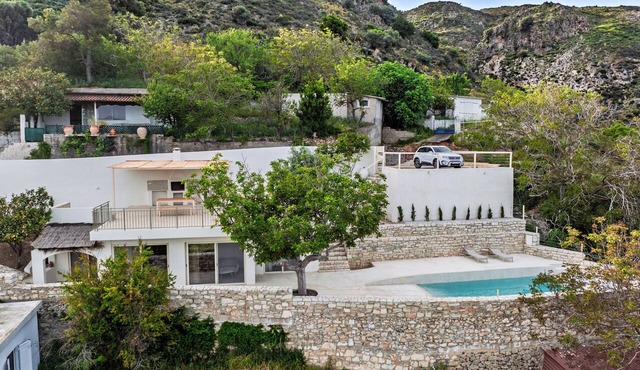 Nogal, a retreat made for you to relax in the cool breeze of the island. in Selli