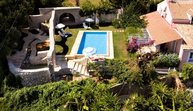 Old Olive Press Dream Holiday Home Sea - Mountain Panorama' with Wi-Fi in Agios Markos