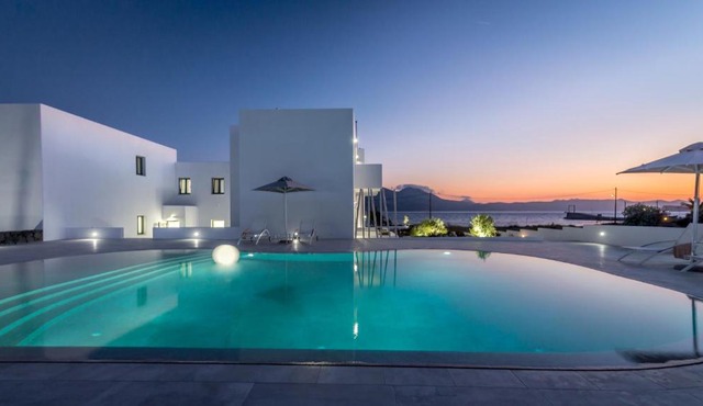 Olea Bay Hotel in Adamantas