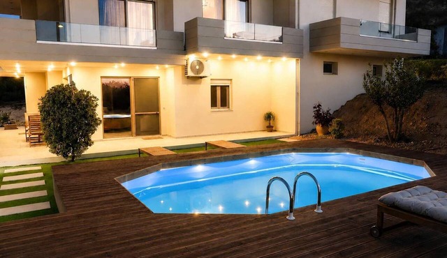 Olive & Raki Luxury Pool Villa, Crete Garden Oasis in Agioi Theodoroi