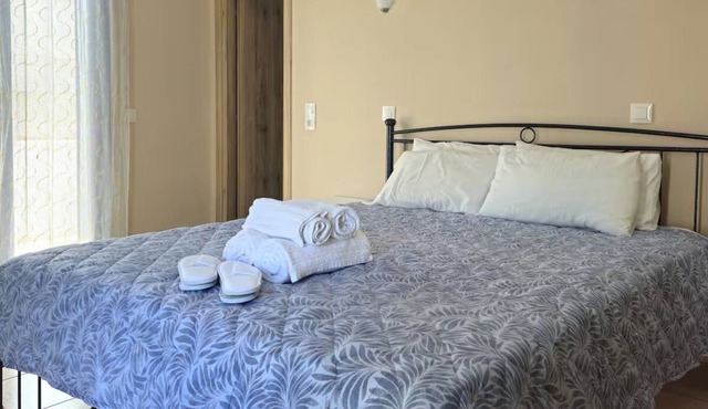 Omega Rooms - Studio Room For 2 in Anaxos Skoutarou