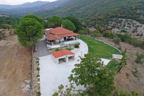 On the hill Residence in Makrikhórion